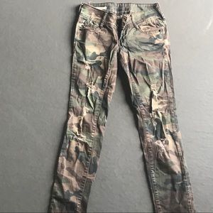 Camo skinny jeans